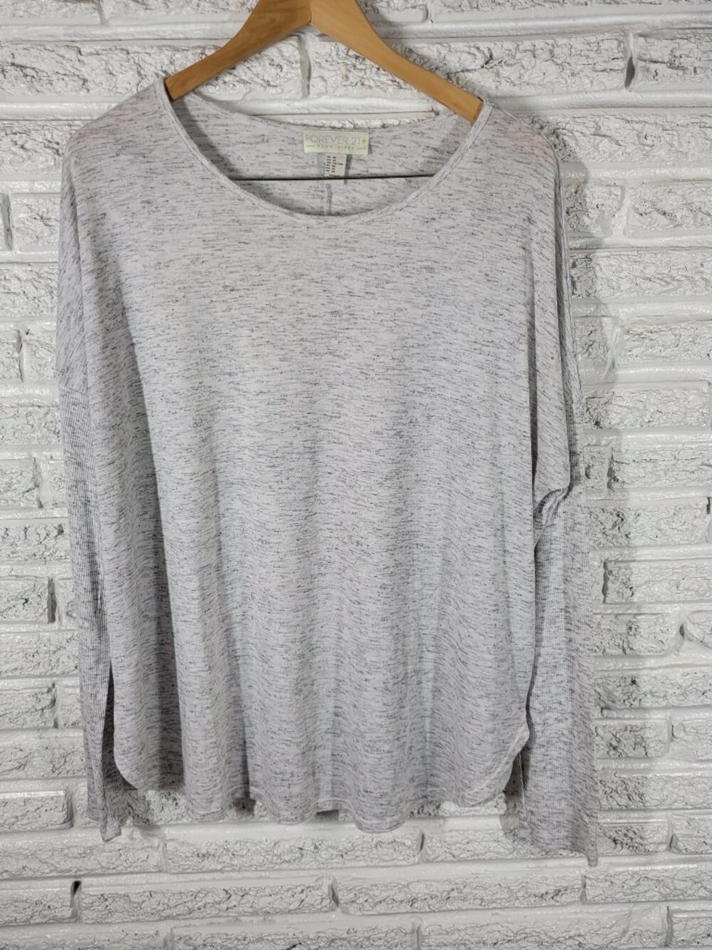 Forever 21 Gray Heather T-Shirt Women Plus Size 3X Crew Neck Long Sleeve GRA31E